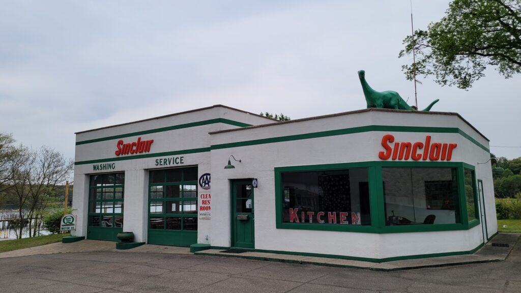 Sinclair Service Station Replica